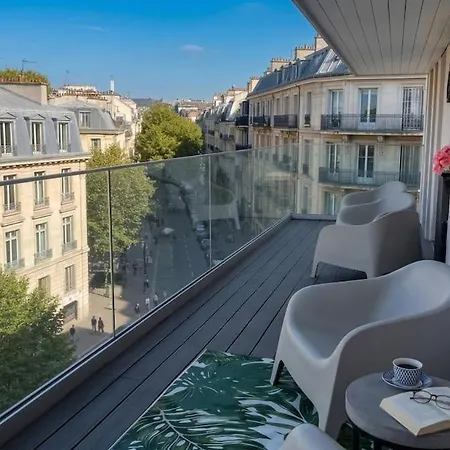 Skyline Terrace Stay- Heart Of Apartment *